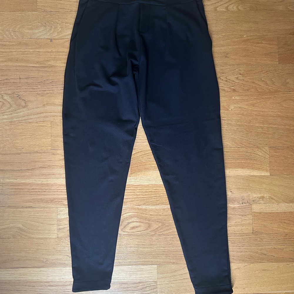 Cuyana Black Track Pants with Tapered Leg and Elastic Waistband